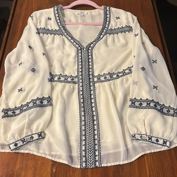 STELLA & DOT MAETTE SHEER BLOUSE SIZE M LINED NAVY EMBROIDERED  BUTTON LS - Picture 14 of 14